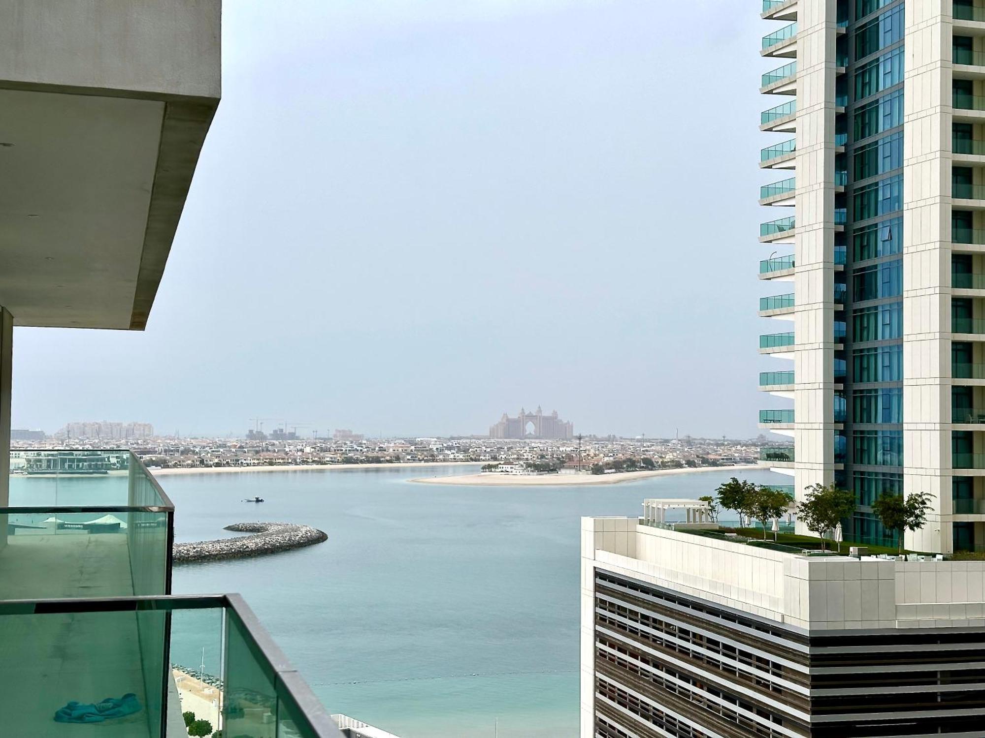 Lux Bnb I Sun Rise Bay I Palm & Sea View Appartement Dubai Buitenkant foto