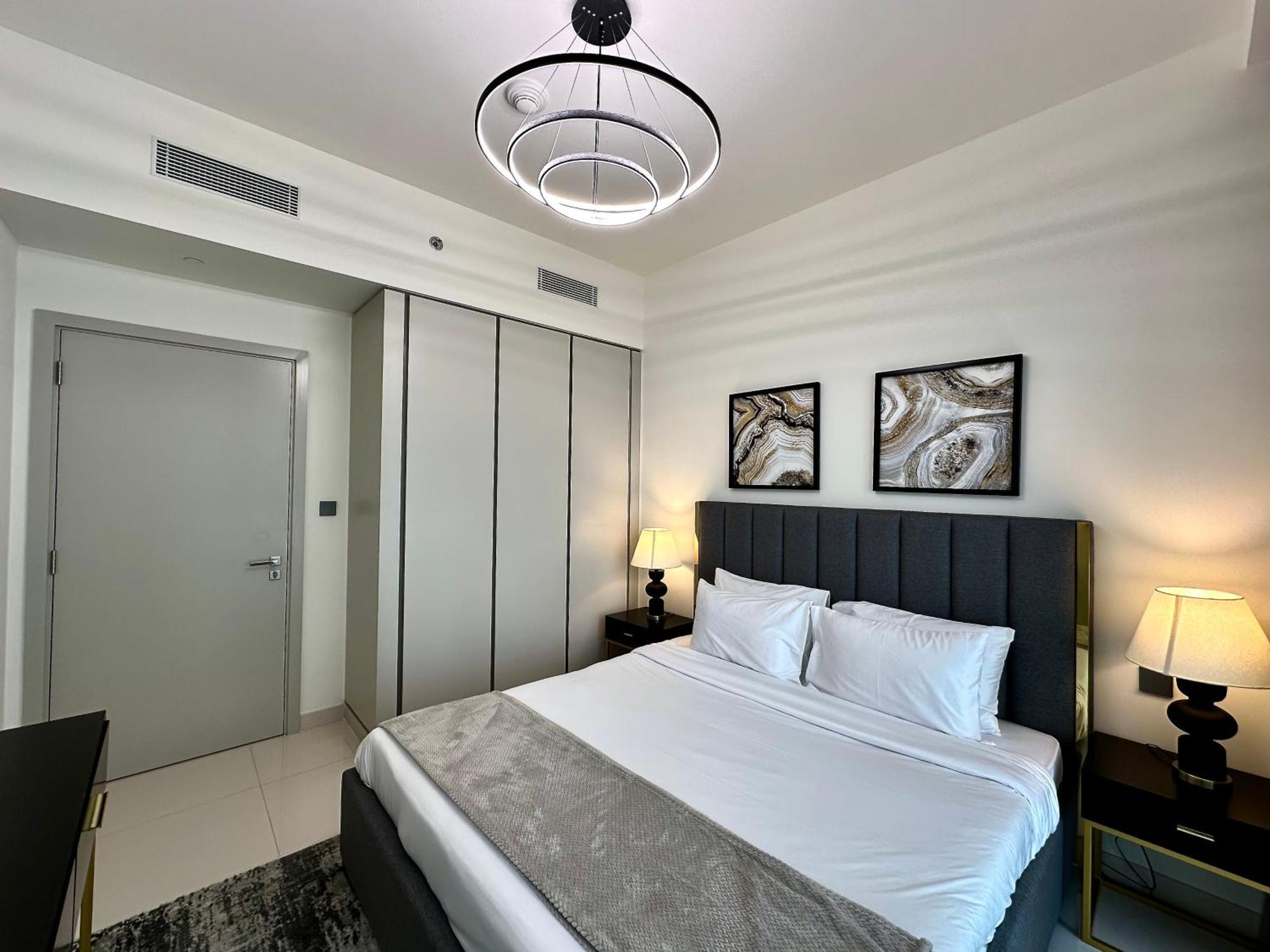 Lux Bnb I Sun Rise Bay I Palm & Sea View Appartement Dubai Buitenkant foto